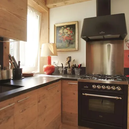 Brand New Beautiful Ground Floor Flat Apartment *